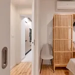 Apartment Be Modern & Spacious With A Private Patio! On Bica Funicular Street - Lis Downtown *