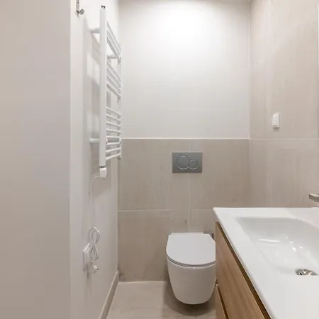 Appartamento Be Modern & Spacious With A Private Patio! On Bica Funicular Street - Lis Downtown *