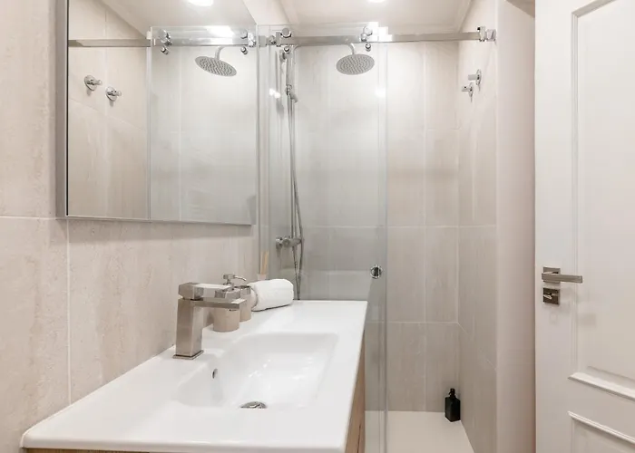 Be Modern & Spacious With A Private Patio! On Bica Funicular Street - Lis Downtown Apartment Lisbon