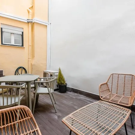 Fully Renovated! In The Heart Of The Old Town - Bica Apartment