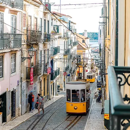 Fully Renovated! In The Heart Of The Old Town - Bica Apartment Lisbon