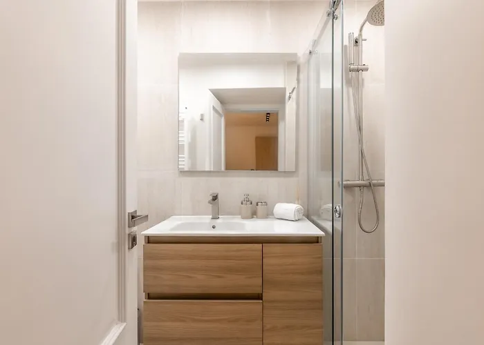 Be Modern & Spacious With A Private Patio! On Bica Funicular Street - Lis Downtown Apartment Lisbon